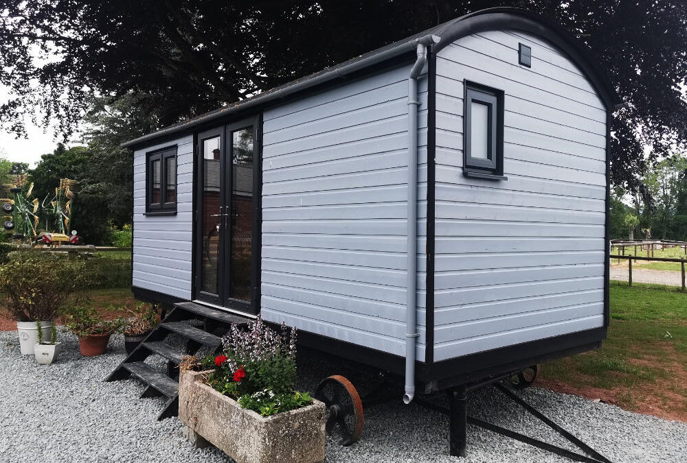 Costs and benefits of a shepherds hut home office